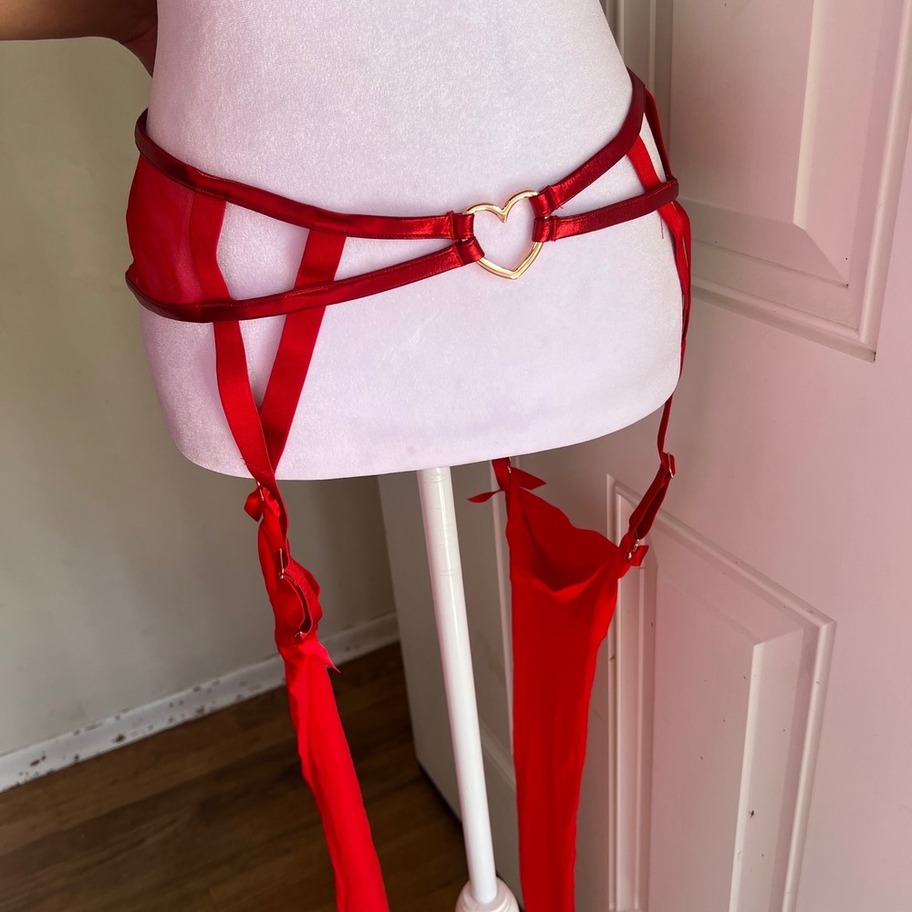 Savage X Fenty Red‎ Heart Garter Belt with Matching Stockings Set Lingerie